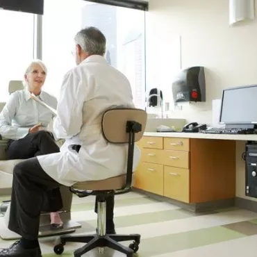 «Чаще проводить личные встречи с пациентами». Напоминание NHS рассердило врачей