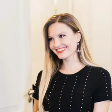 Финансовый инженер Bloomberg Ольга Зенович — о благотворительности и о том, как помогать детям