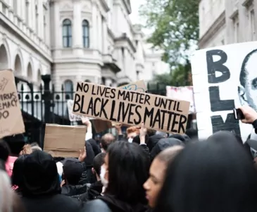 Движение Black Lives Matter регистрирует политическую партию в Великобритании