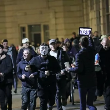 В Лондоне задержали более сотни протестующих против коронавирусных ограничений
