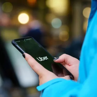 Uber предоставит скидку до 50% для медицинских работников 