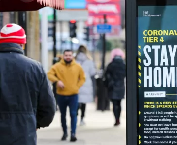 Оппозиция призывает ввести национальный локдаун в Англии в течение суток