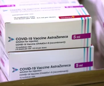 Оксфордская вакцина эффективна в течение 12 недель после введения первой дозы