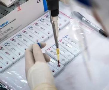 Каждый седьмой житель Англии имеет антитела к коронавирусу
