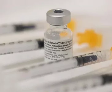 Учителя и полицейские войдут в приоритетные группы вакцинации