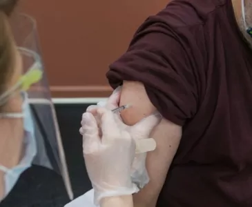 Немцы отказываются ставить вакцину Oxford-AstraZeneca