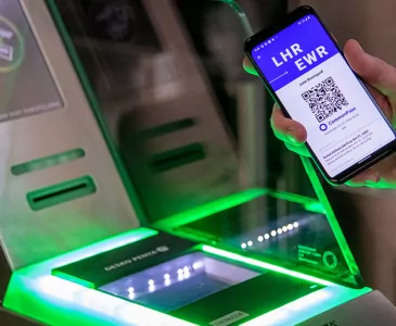 Компании призывают ввести паспорта здоровья, чтобы возобновить авиаперелеты