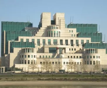 MI5: Кремлевские агенты следят за россиянами, живущими в Британии