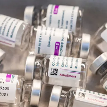 Что известно о побочных эффектах вакцины Oxford/AstraZeneca