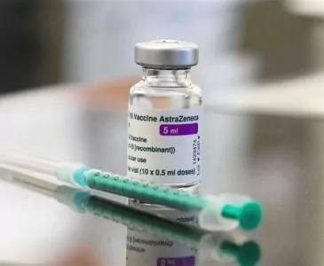 Пять миллионов британцев, привившихся вакциной AstraZeneca, могут не пустить в Европу