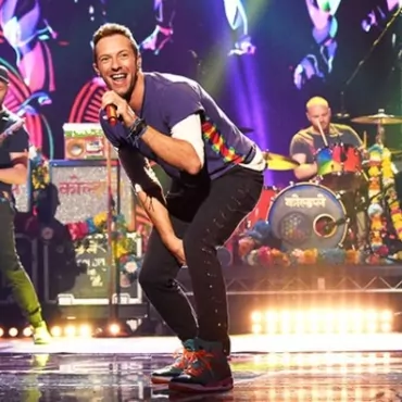 Coldplay и Idles: организаторы фестиваля Glastonbury объявили лайн-ап концерта Live at Worthy Farm