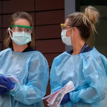 Британские врачи призвали правительство перейти к плану Б и ввести ковидные ограничения