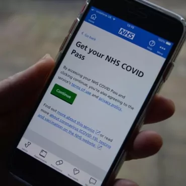 Как получить NHS Covid Pass и зачем он нужен в новогодние праздники