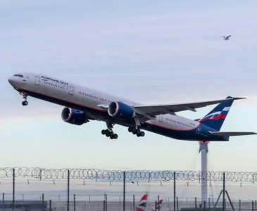Великобритания вводит уголовную ответственность за пролет российских самолетов над территорией страны