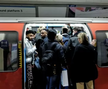 Забастовка работников метро вновь парализовала общественный транспорт Лондона