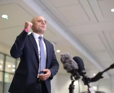 Украинские дети прибыли в Великобританию на лечение от рака