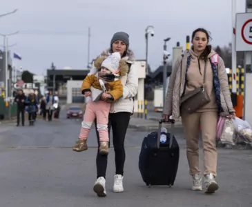 Великобритания смягчает правила въезда в страну для украинских беженцев