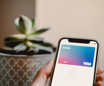 Revolut отменил комиссии за перевод денег в Украину и объявил о поддержке Красного Креста