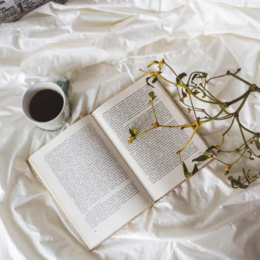 Что читать этой весной? 10 книжных новинок, на которые стоит обратить внимание
