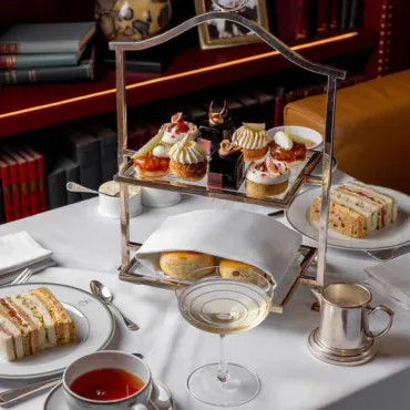 «Вам с молоком или без?». Куда в Лондоне пойти на afternoon tea