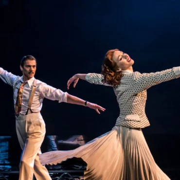 Рождество в Лондоне: главные спектакли — от «Красных башмачков» Борна до новой версии Диккенса