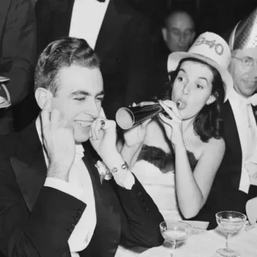 Тонкости этикета: как устроить праздничную вечеринку дома (и не совершить ошибок)