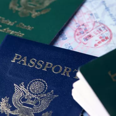 Великобритания полностью переходит на eVisa, а Евросоюз — на систему EES