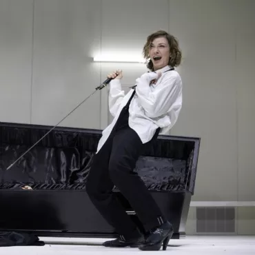 Игры в антихриста. Каким получился спектакль «Ричард III» в постановке театра Гешер