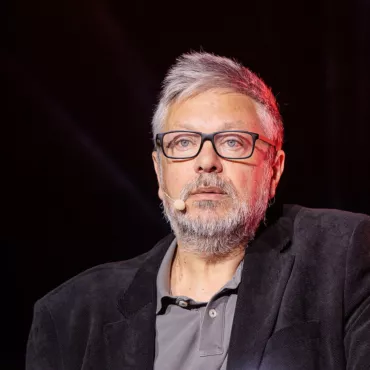 В Монтрё наградили лауреатов второго сезона премии «Дар»